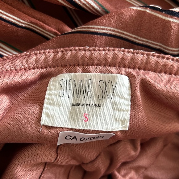 Cute Romper - Picture 3 of 3